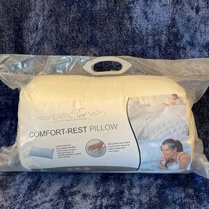 NIB Easy Rest Luxury Memory Foam Pillow.